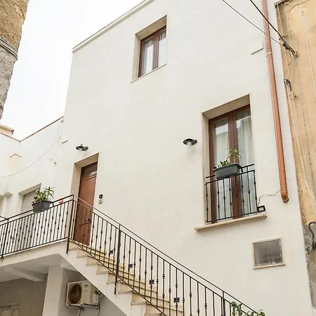 Il Cortile Degli Artisti * Marsala
